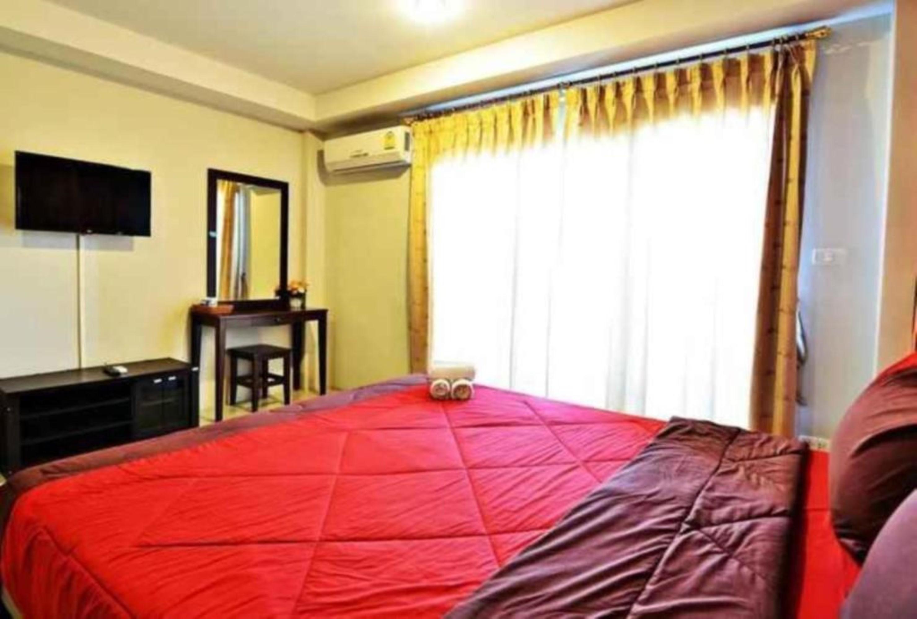 The Day Hotel Chonburi Exteriör bild