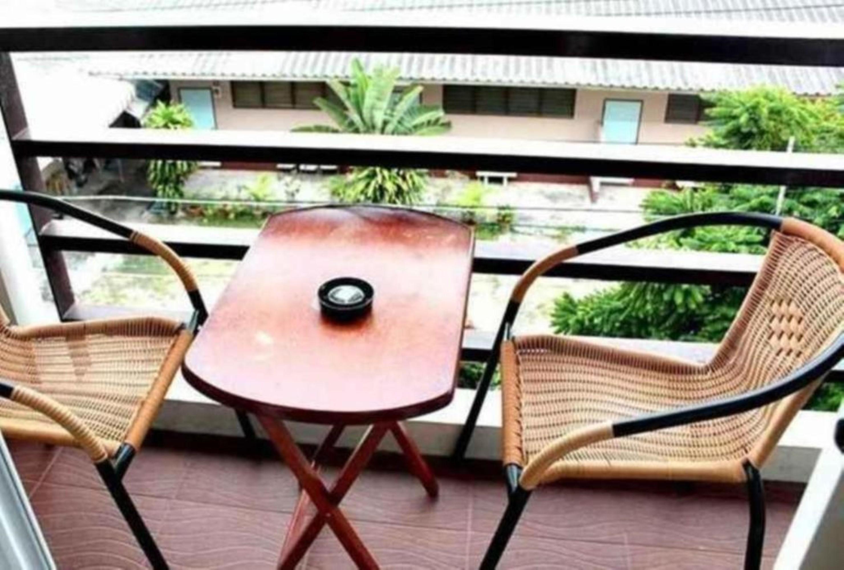 The Day Hotel Chonburi Exteriör bild