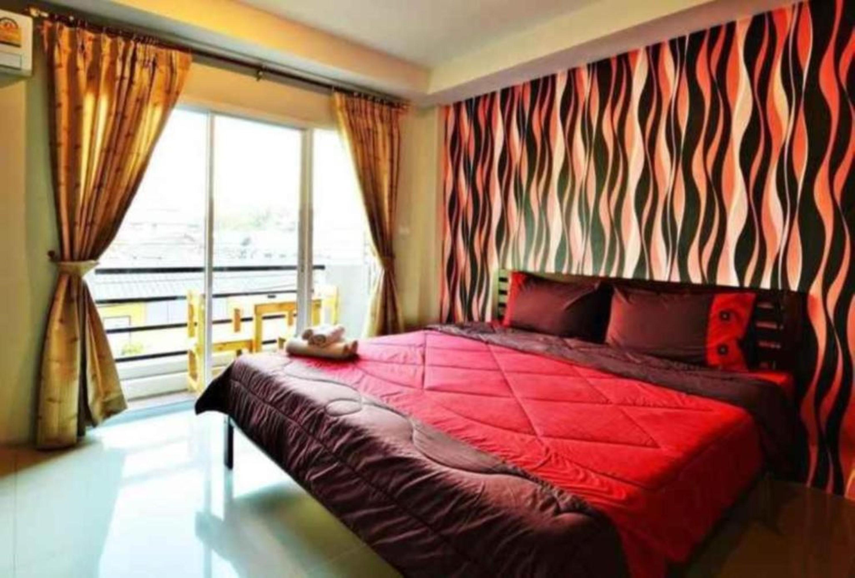 The Day Hotel Chonburi Exteriör bild