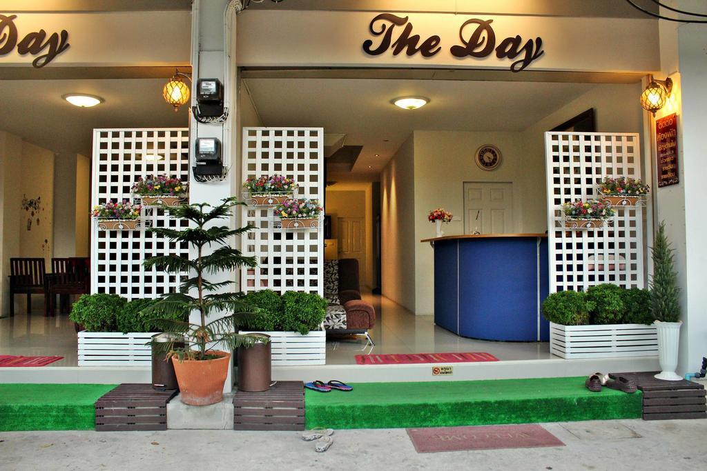 The Day Hotel Chonburi Exteriör bild
