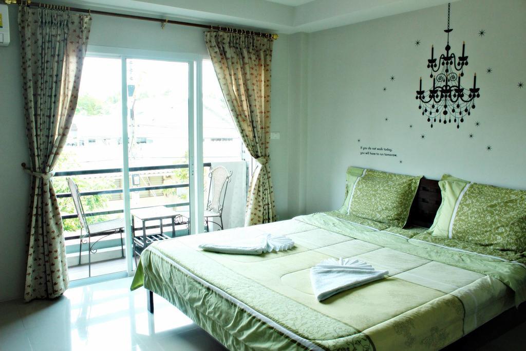 The Day Hotel Chonburi Exteriör bild
