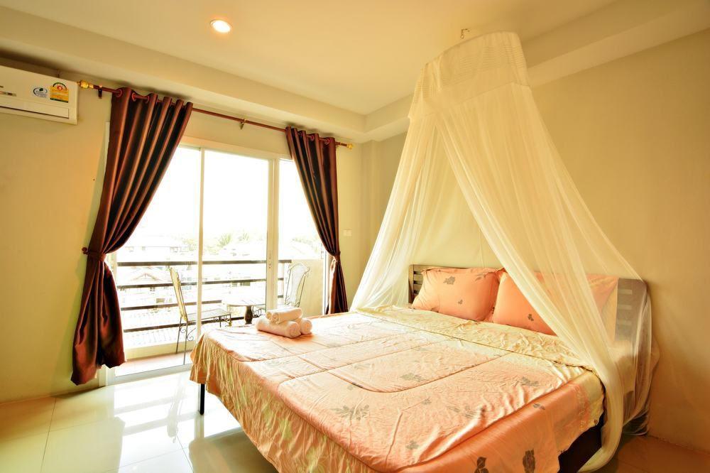 The Day Hotel Chonburi Exteriör bild