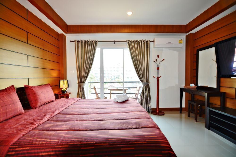 The Day Hotel Chonburi Exteriör bild